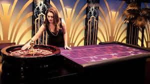 aak999 Online Slots ဂိမ်းများ Jackpot Reels Neon Glow ကစားနေသောမြင်ကွင်း